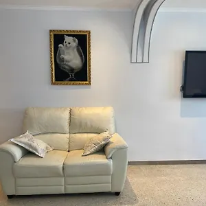 Habitación en casa particular Shared Apartment! Piso Compartido! общая квартира!, Sevilla